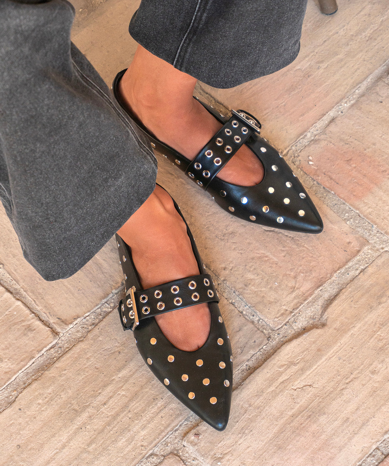値下げ中❗SOFT BALLET relics Black studded ballerina – Alliwant