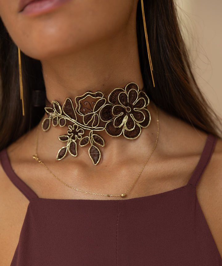 Choker de encaje bordado Bella Rose