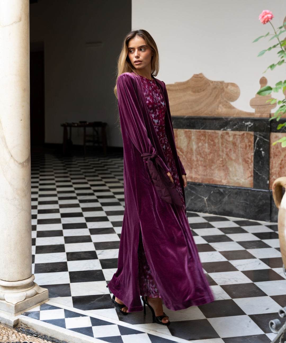 Kimono terciopelo berenjena Carezza
