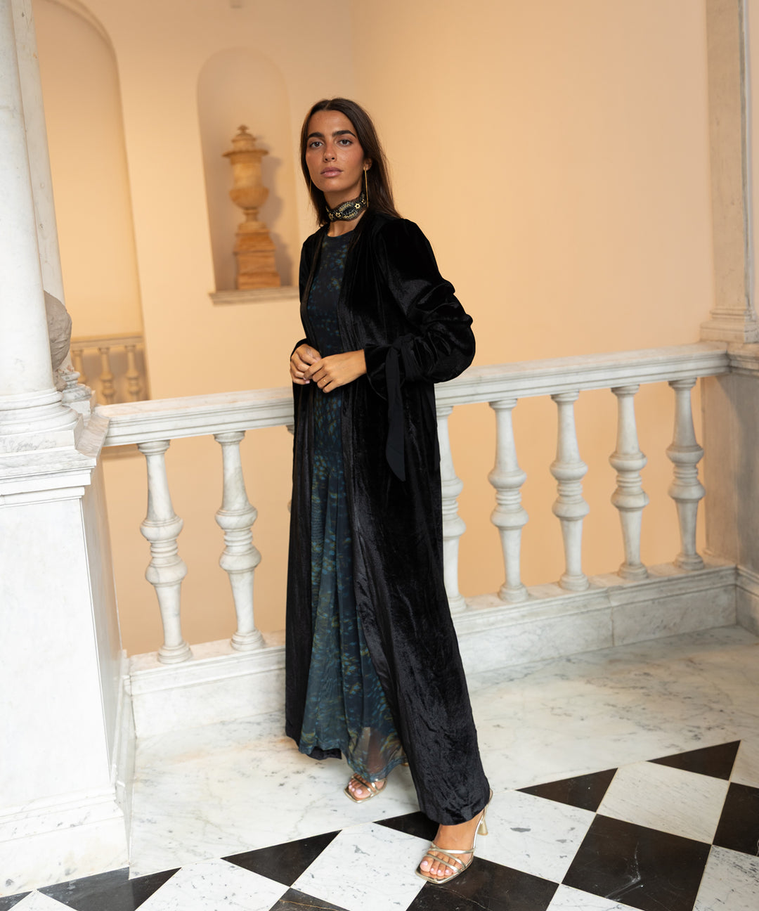 Kimono terciopelo negro Carezza
