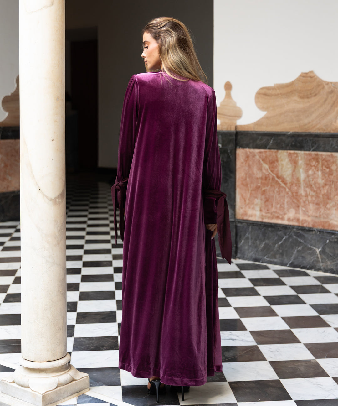 Kimono terciopelo berenjena Carezza